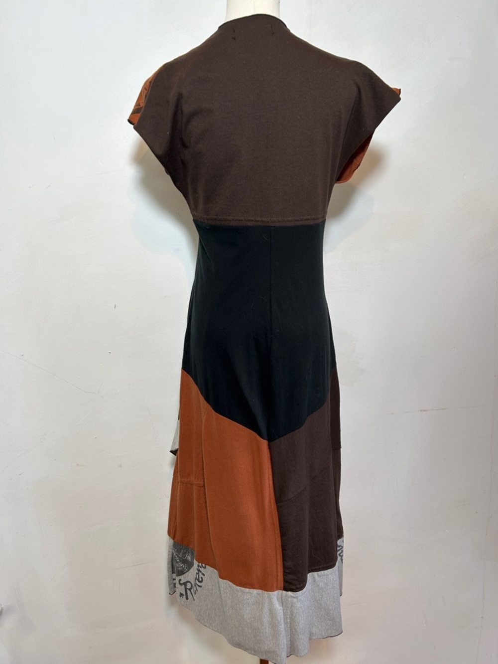 Pathchwork Art to Wear Abstract Artsy Rust Brown Grey Graphic Midi Dress Medium - Picture 2 of 13